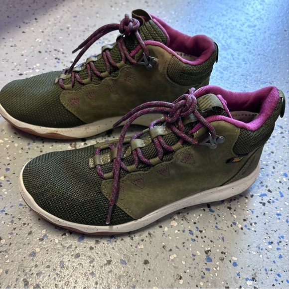 Teva Arrowood Mid Waterproof Hiking Sneaker Boots Size 8 - Picture 5 of 12